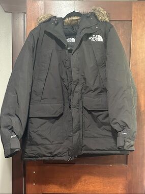 The North Face Men's Black Insulated Puffer Parka with Removable Faux Fur Trim